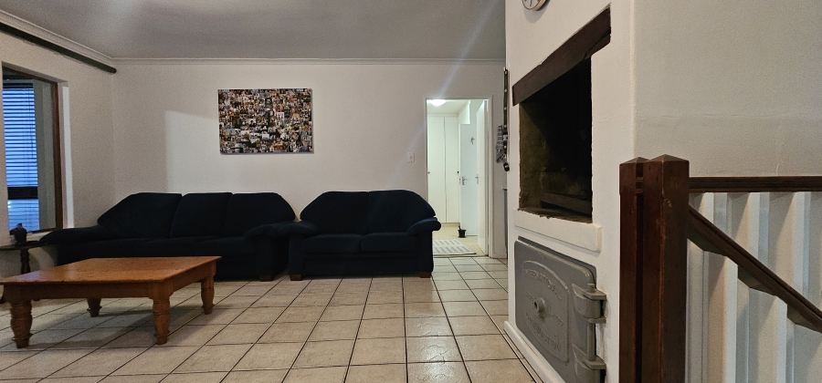 5 Bedroom Property for Sale in Myburgh Park Western Cape